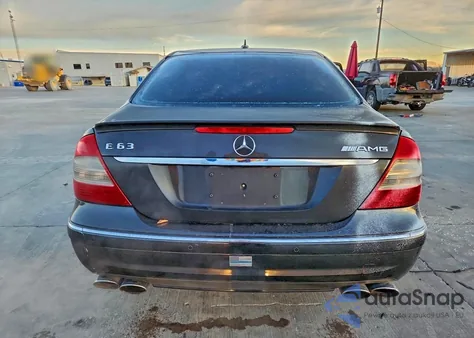 2009 Mercedes-Benz E 63 Amg z USA, uszkodzony, nr VIN WDBUF77X89B392379